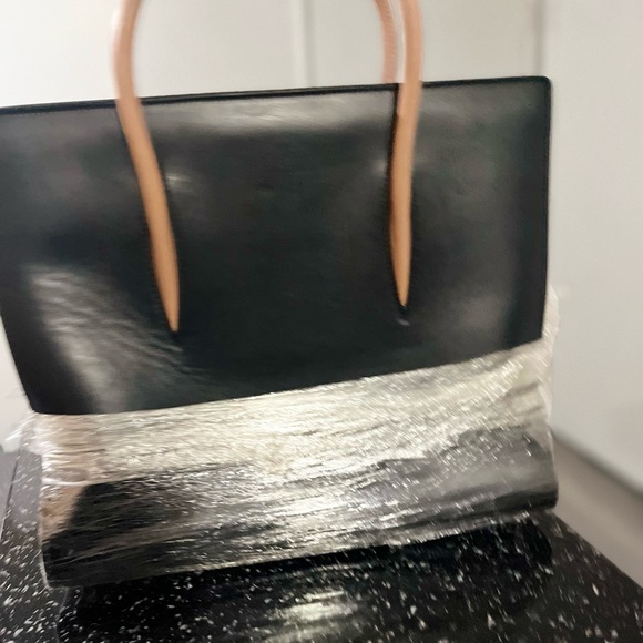 Christian
Louboutin Bags - Picture 5 of 6